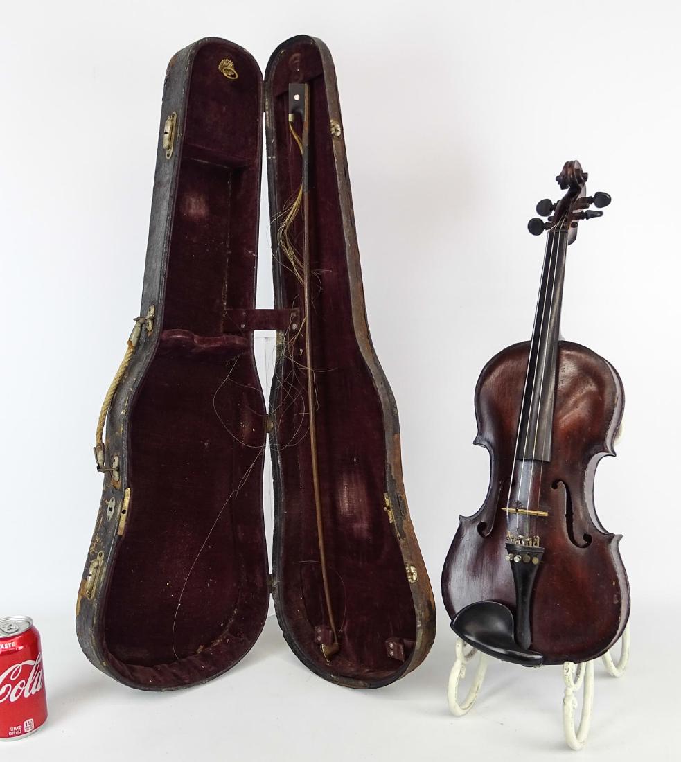 Violin: Violin, 20th century American. Signed "Made by Robert W. Oaks, Wood Haven N.Y., 6/12/22, with case and bow.