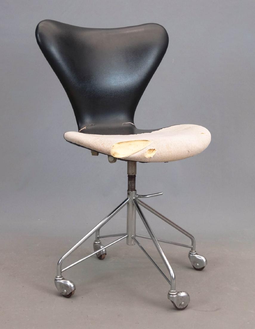 Arne Jacobsen Office Chair (1 of 5)