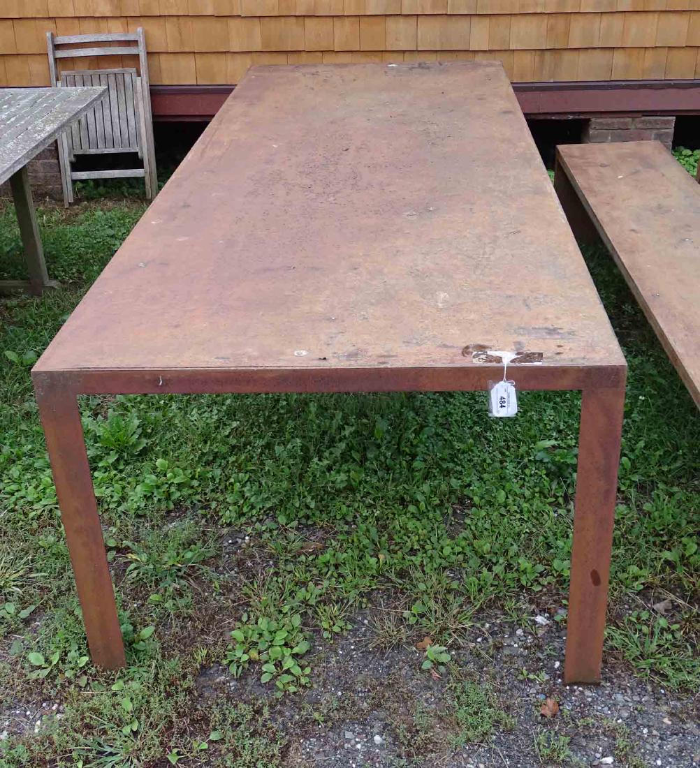 DESIRON Metal Outdoor Table (1 of 3)