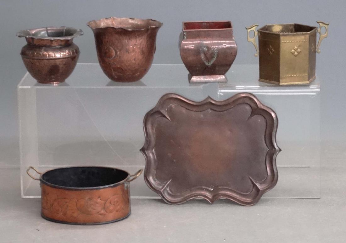 Misc. Lot: Lot including (4) Art Nouveau and later brass and copper jardinieres, copper fish poacher and copper tray.