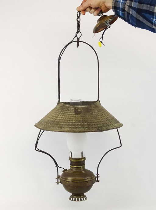 Early Hanging Oil Lamp
