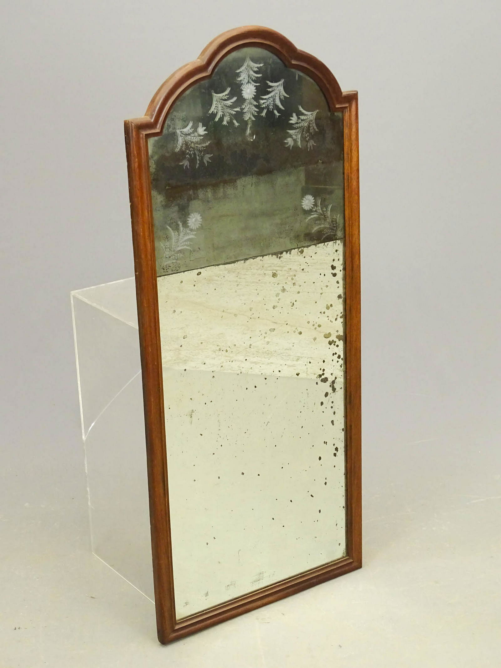 18th c. Queen Anne Mirror (1 of 4)