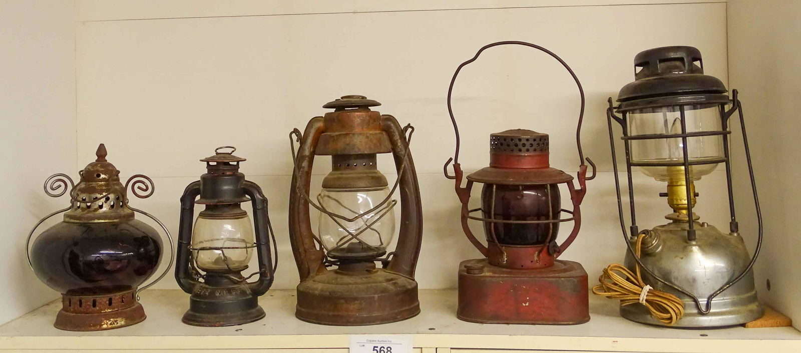 Lantern Lot: Lantern lot (5) pieces including Dietz No. 50, Elgin No. 10, Dietz 8 Day, Till (English).