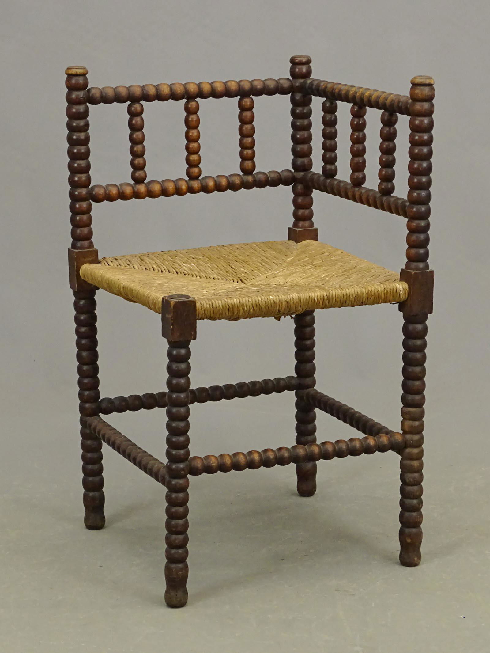 Continental Corner Chair (1 of 4)