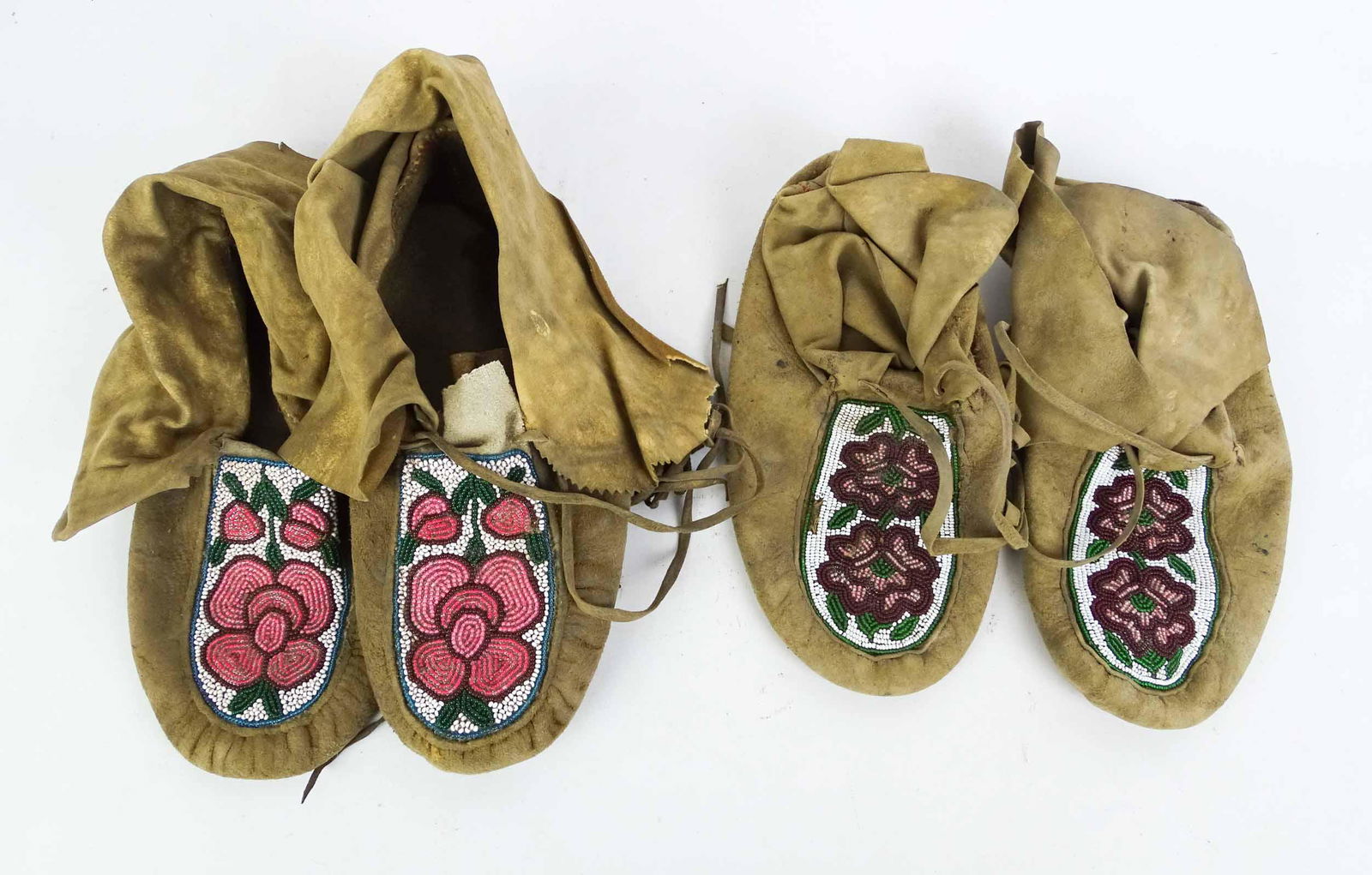 Native American Beadwork Moccasins (1 of 4)