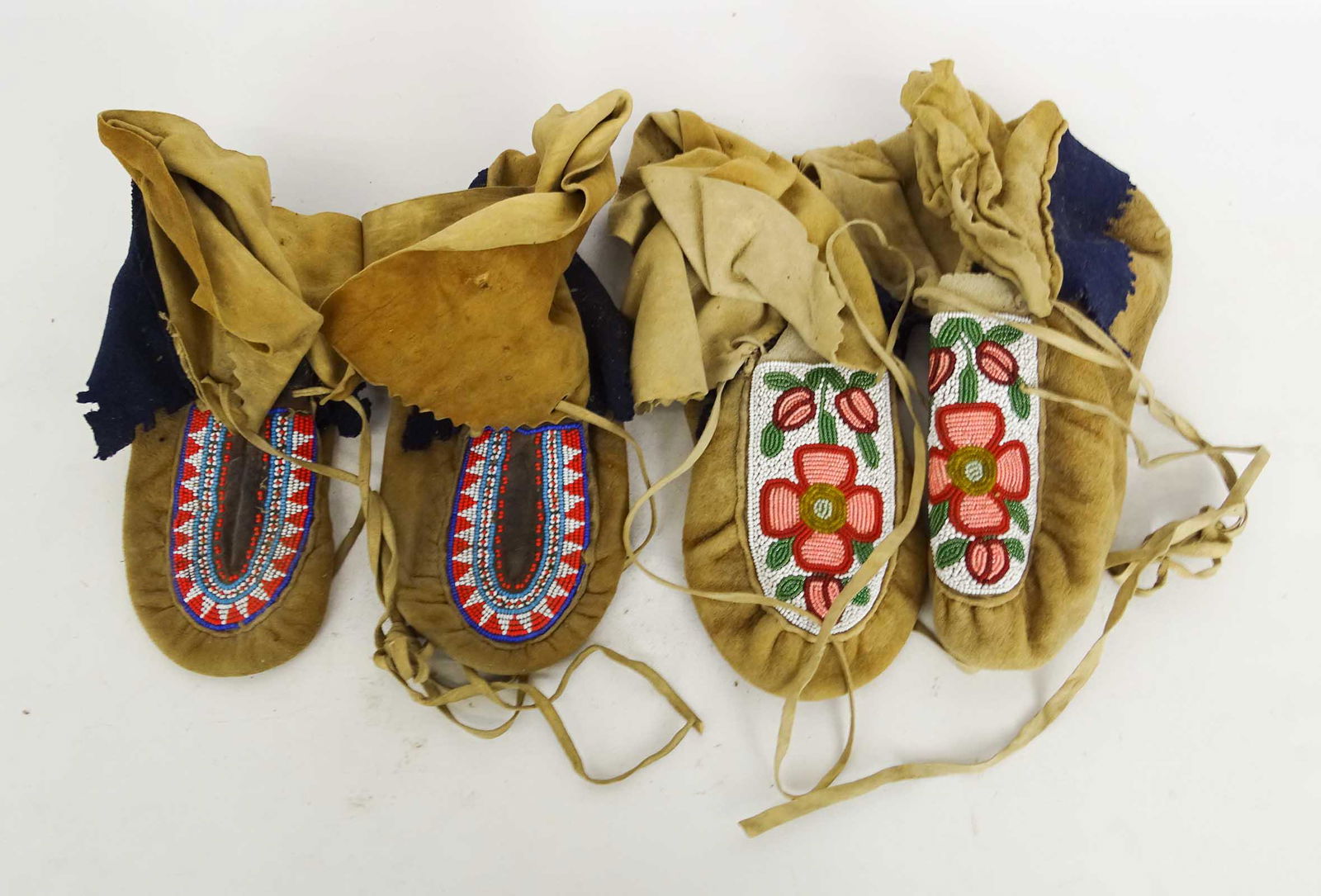 Native American Beadwork Moccasins (1 of 6)