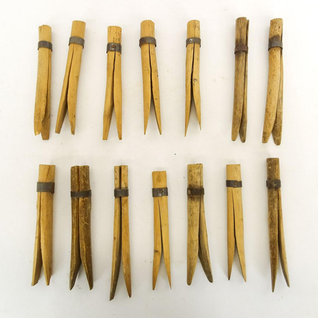Wooden Clothes Pins (1 of 3)