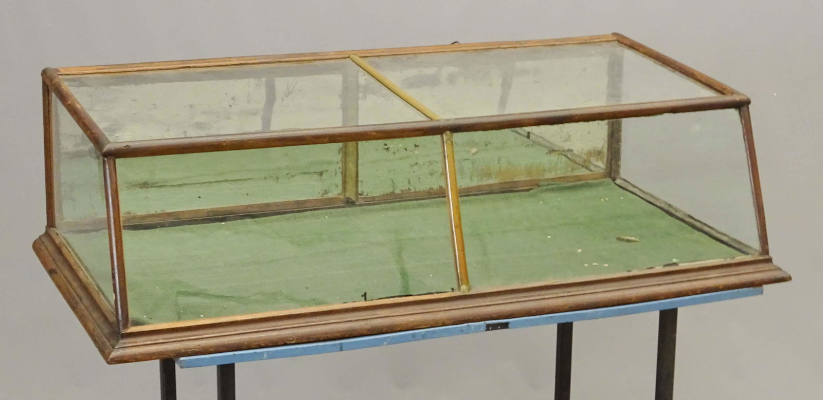 Table Top Showcase (1 of 3)