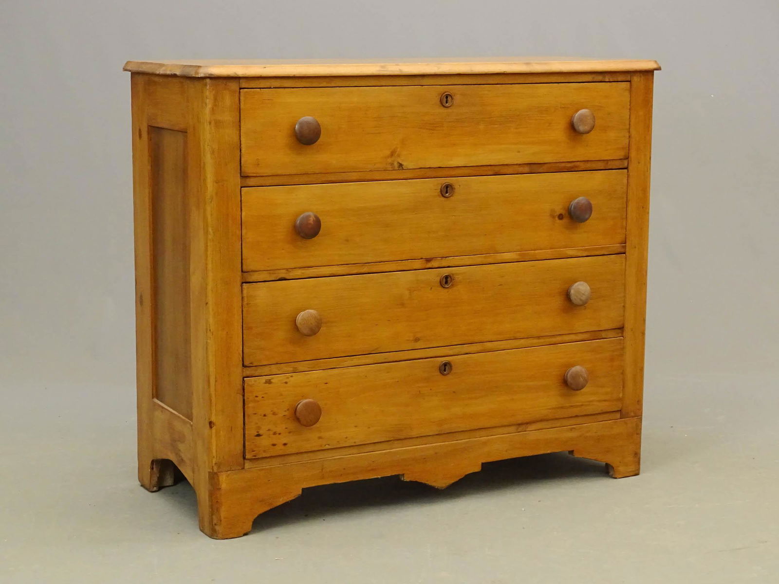 18th c. Pine Chest Of Drawers (1 of 4)