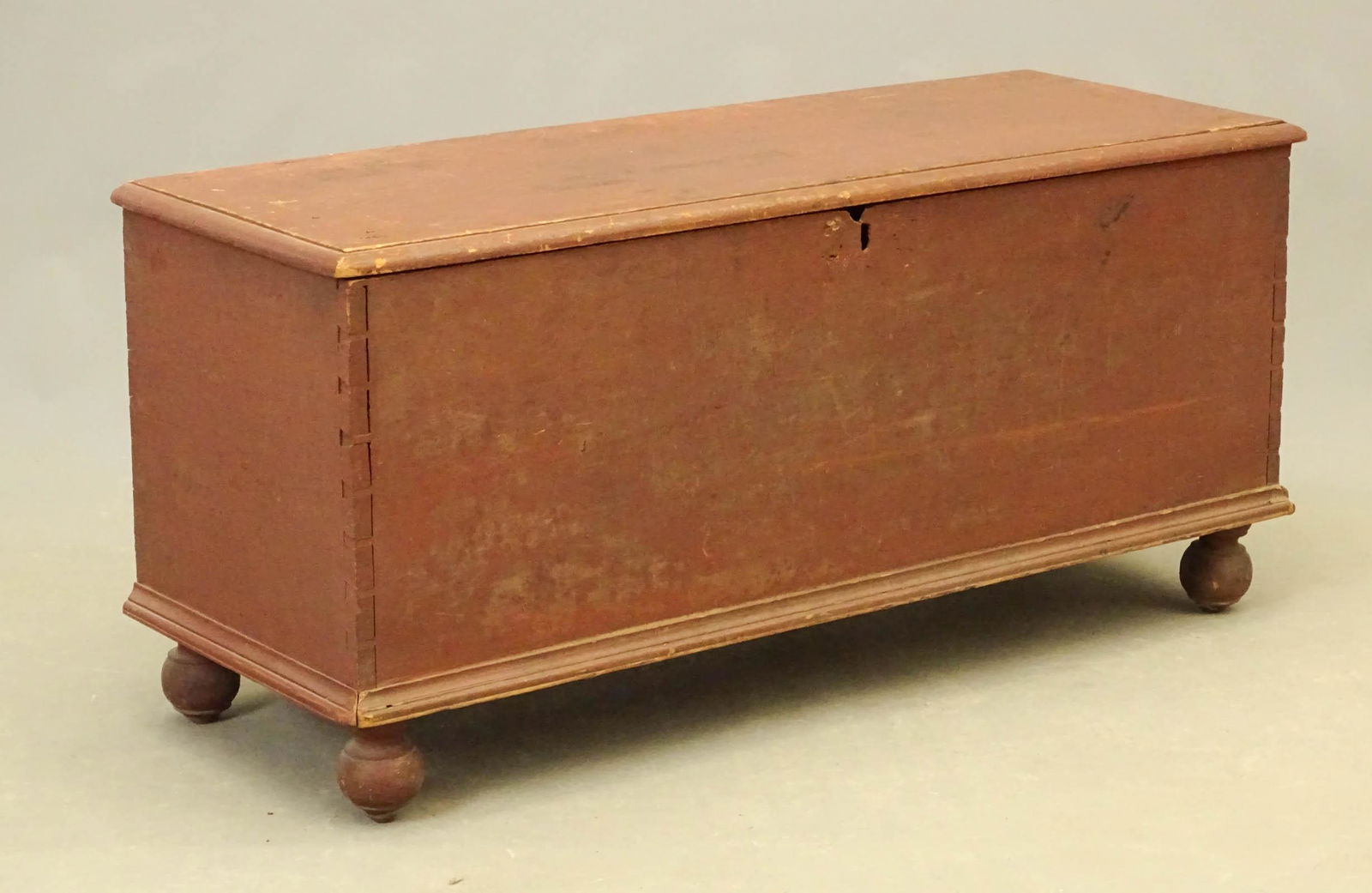 18th c. Hudson Valley Ball Foot Chest (1 of 5)