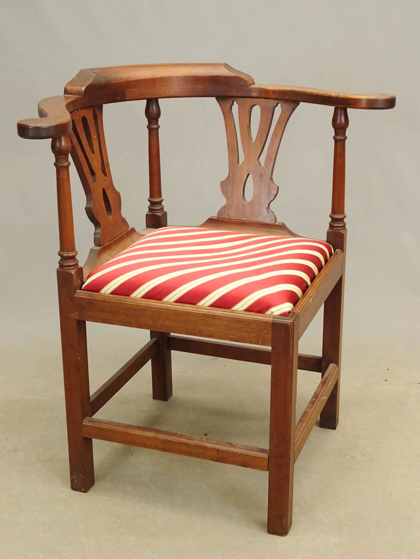 Chippendale Style Corner Chair: Chippendale style corner chair. 19" seat Ht., 32" overall Ht..