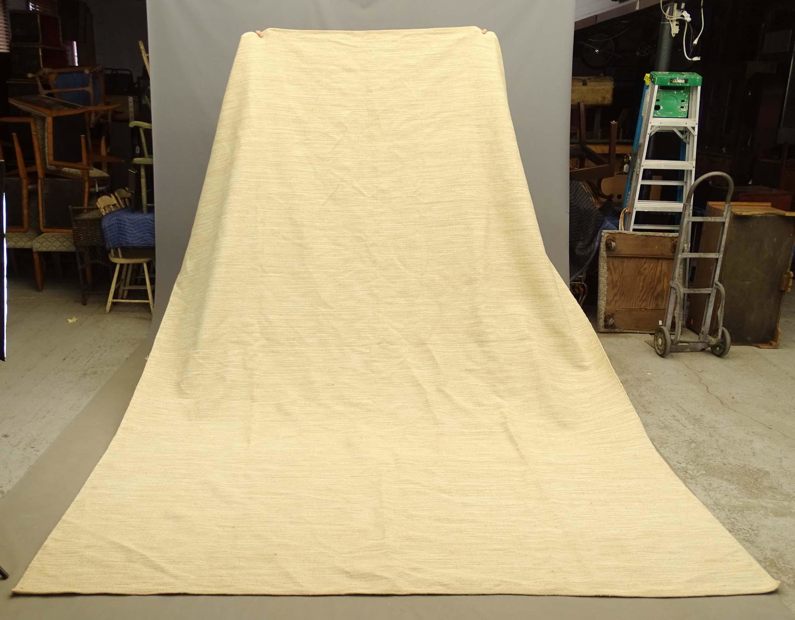 Crate & Barrel Rug: Crate & Barrel roomsize rug. Reversible. Marked "Lamont / 40% wood, 605 cotton". 9' x 12'.