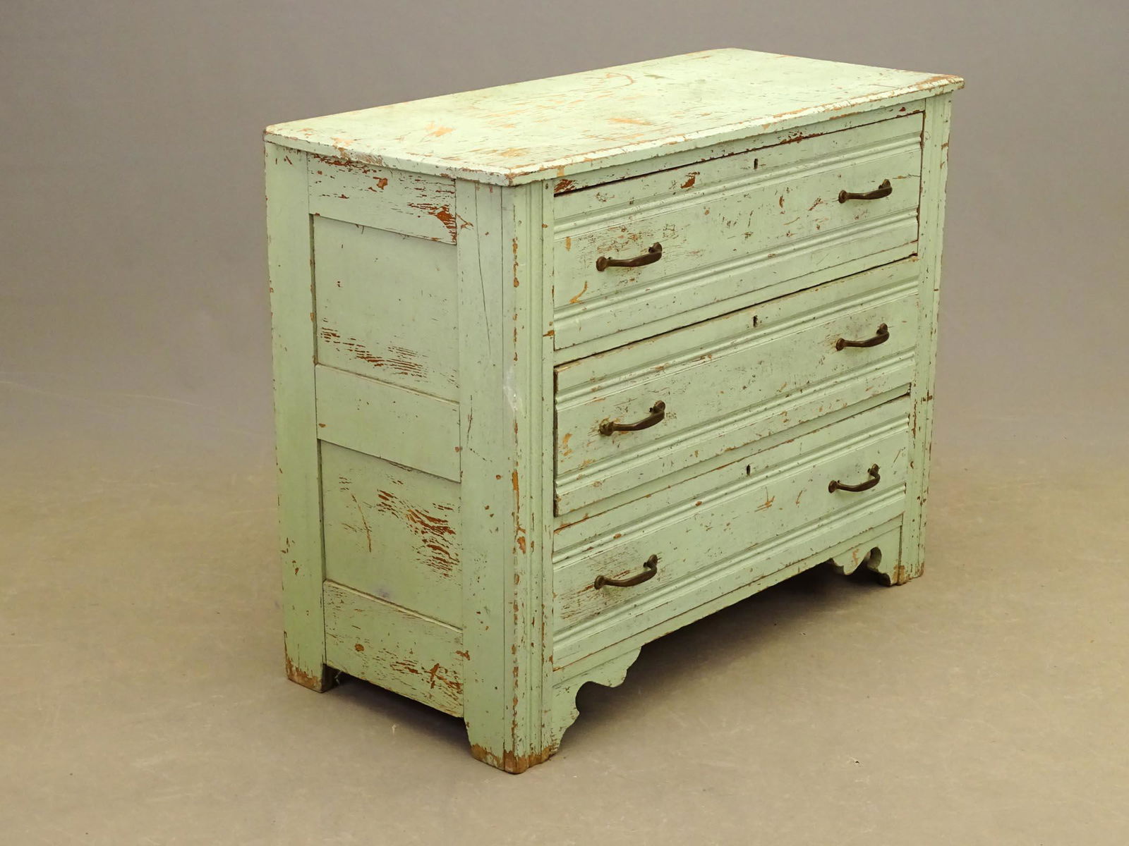 Victorian Chest of Drawers (1 of 4)