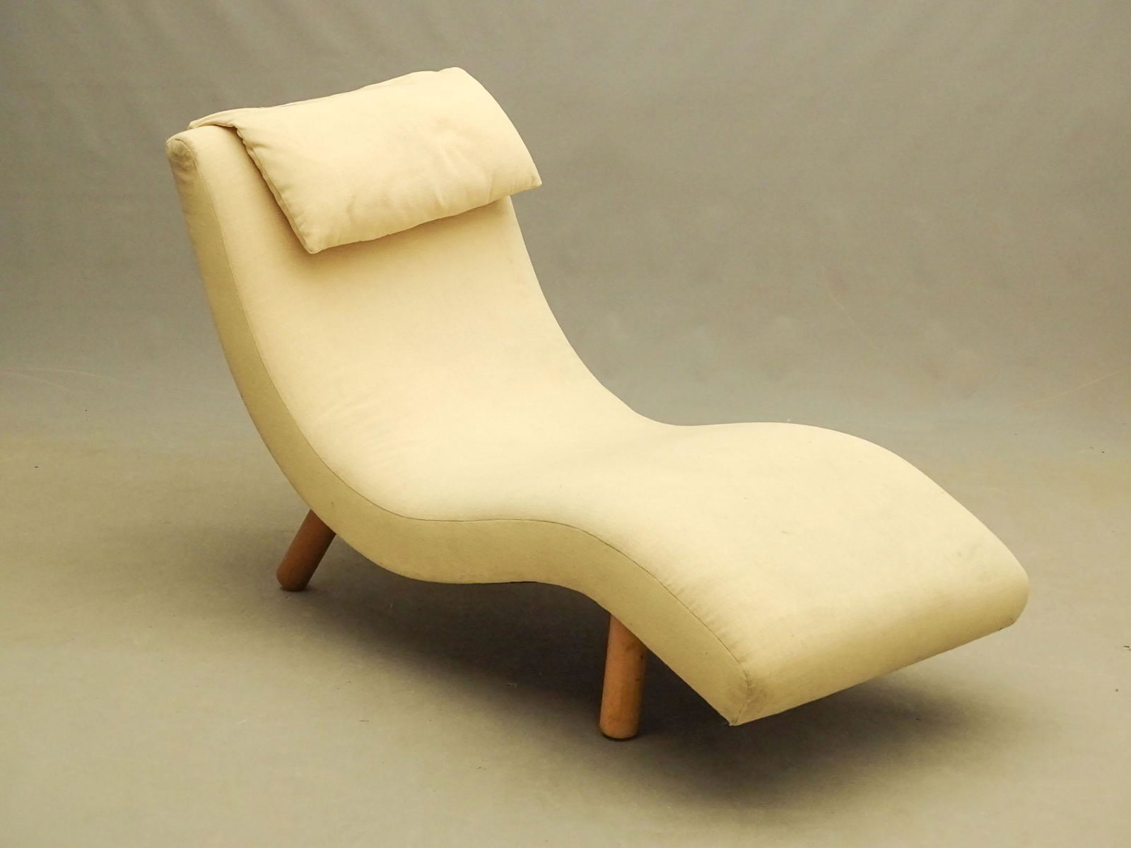 Mid Century Style Lounge (1 of 3)