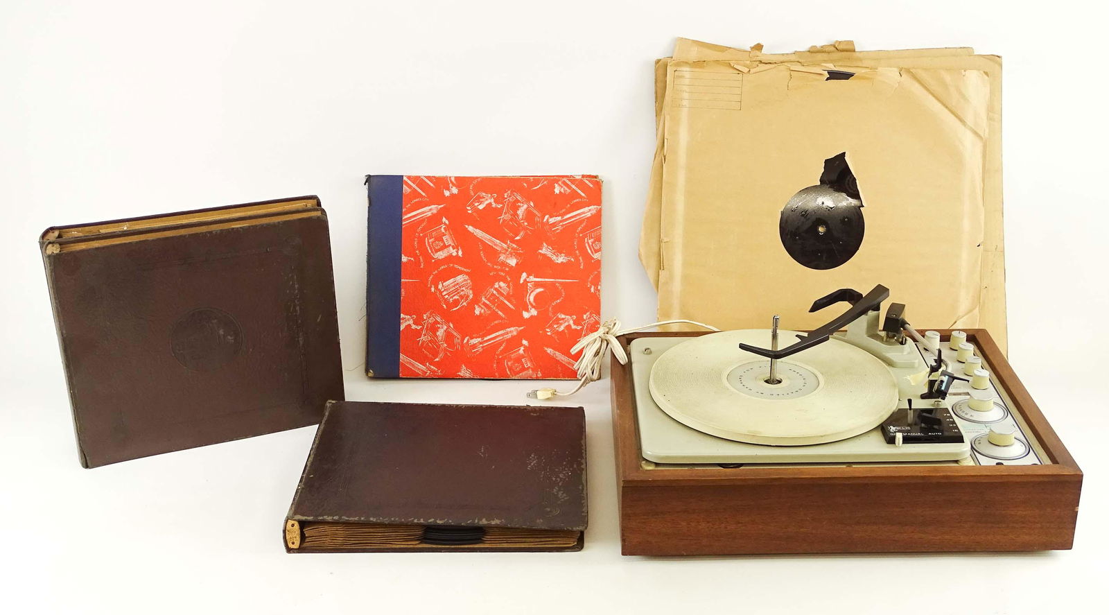 Vintage Record Player (1 of 9)