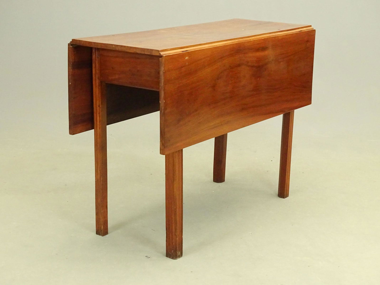 18th c. Chippendale Dropleaf Table (1 of 4)