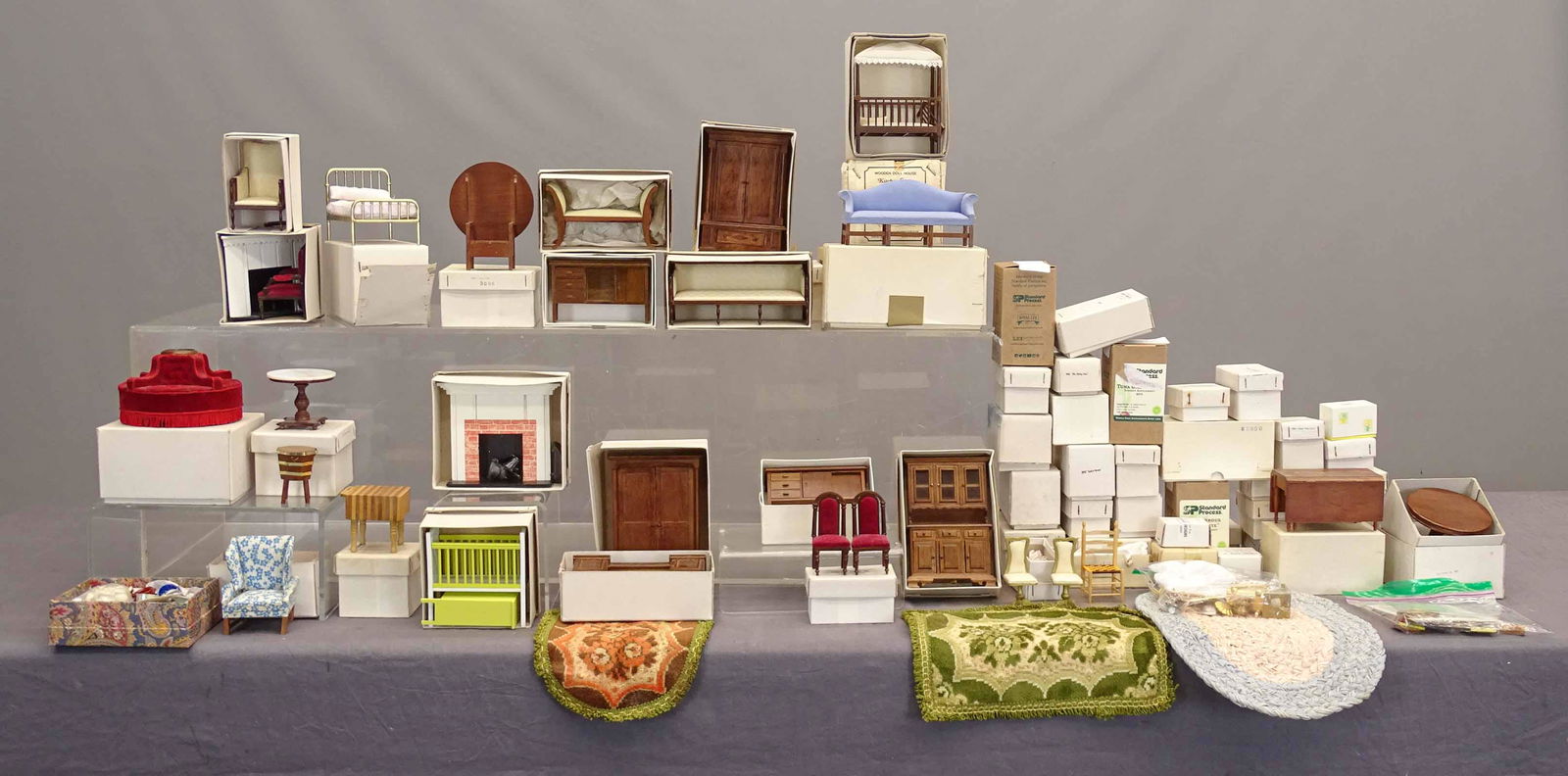 Dollhouse Furniture Lot (1 of 9)