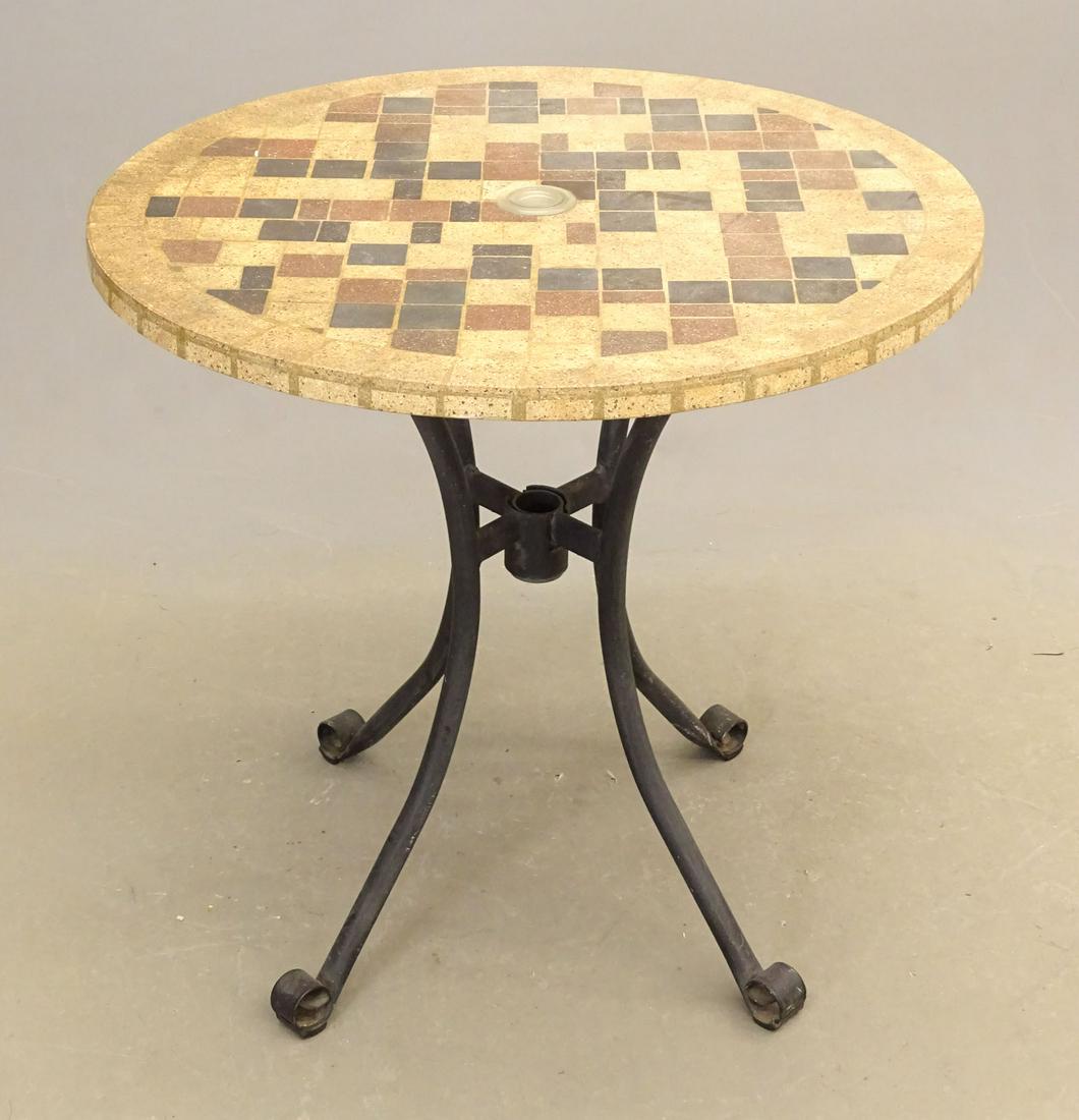 Patio Table (1 of 2)