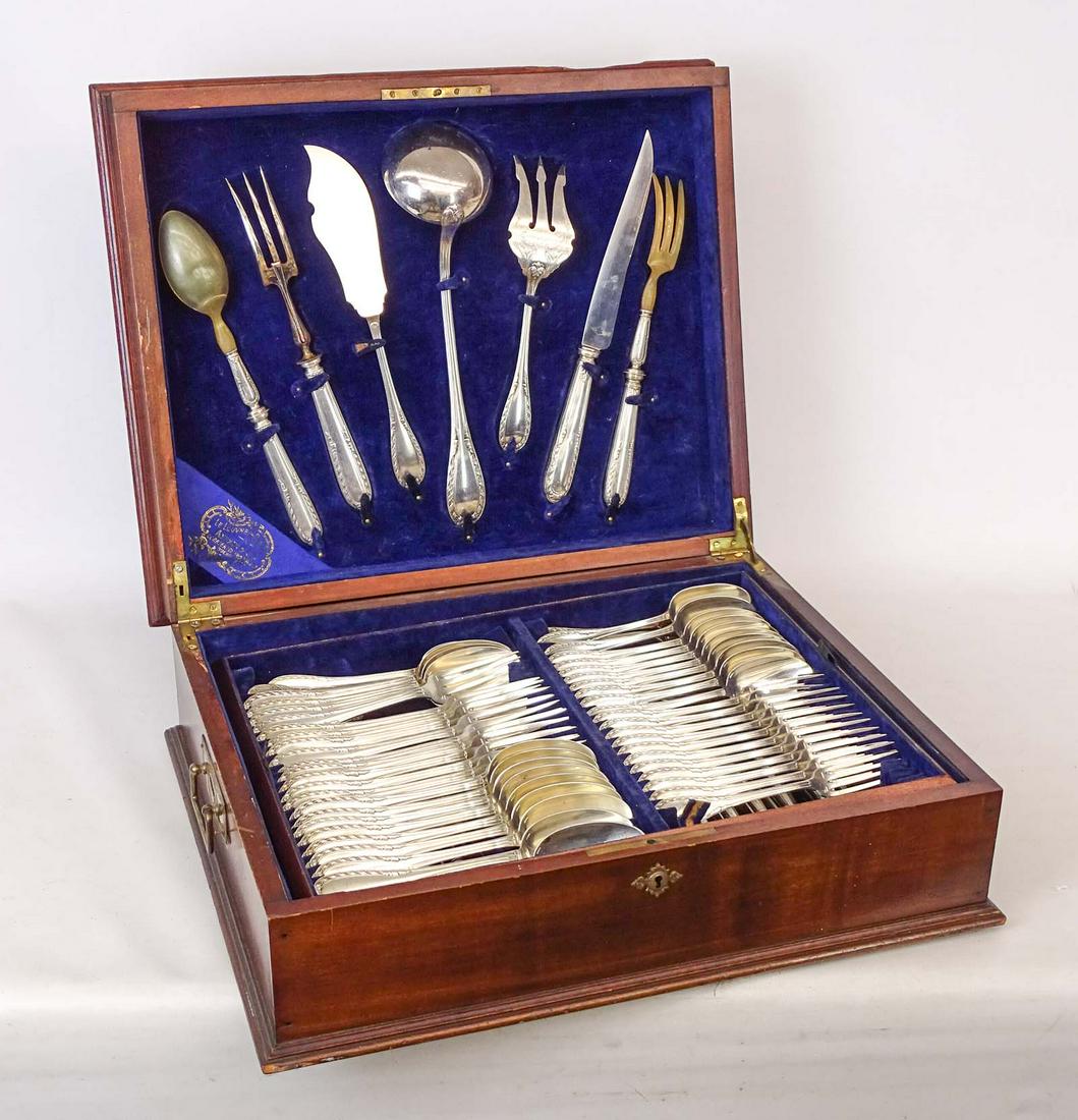 Silverplate Set in Presentation Case (1 of 6)