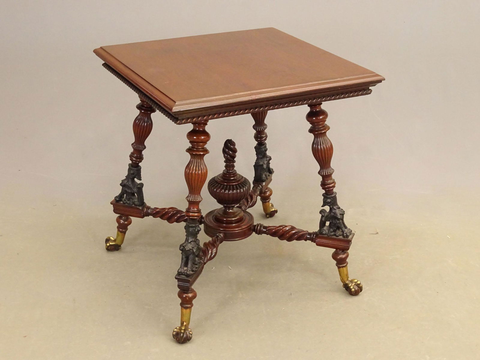 Victorian Parlor Table (1 of 3)