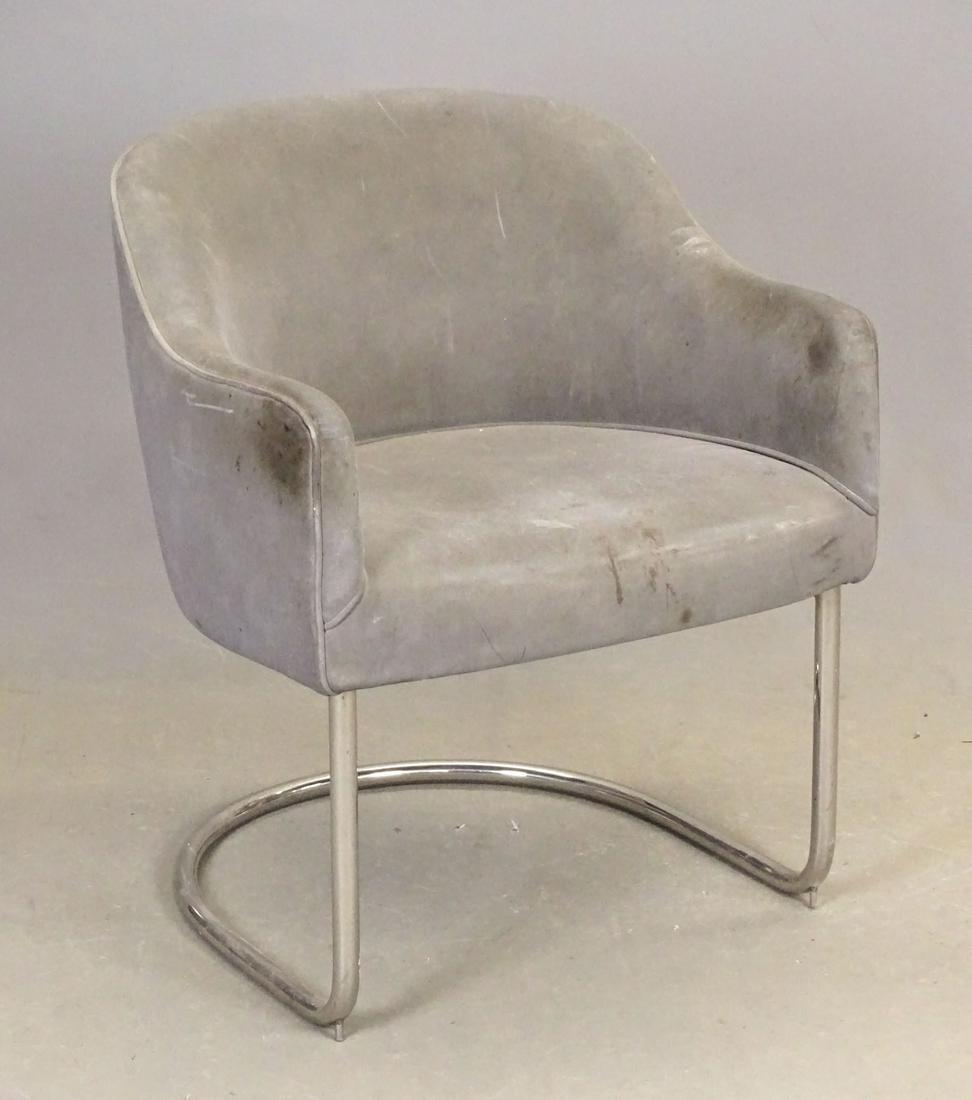 Moderne Chair (1 of 4)