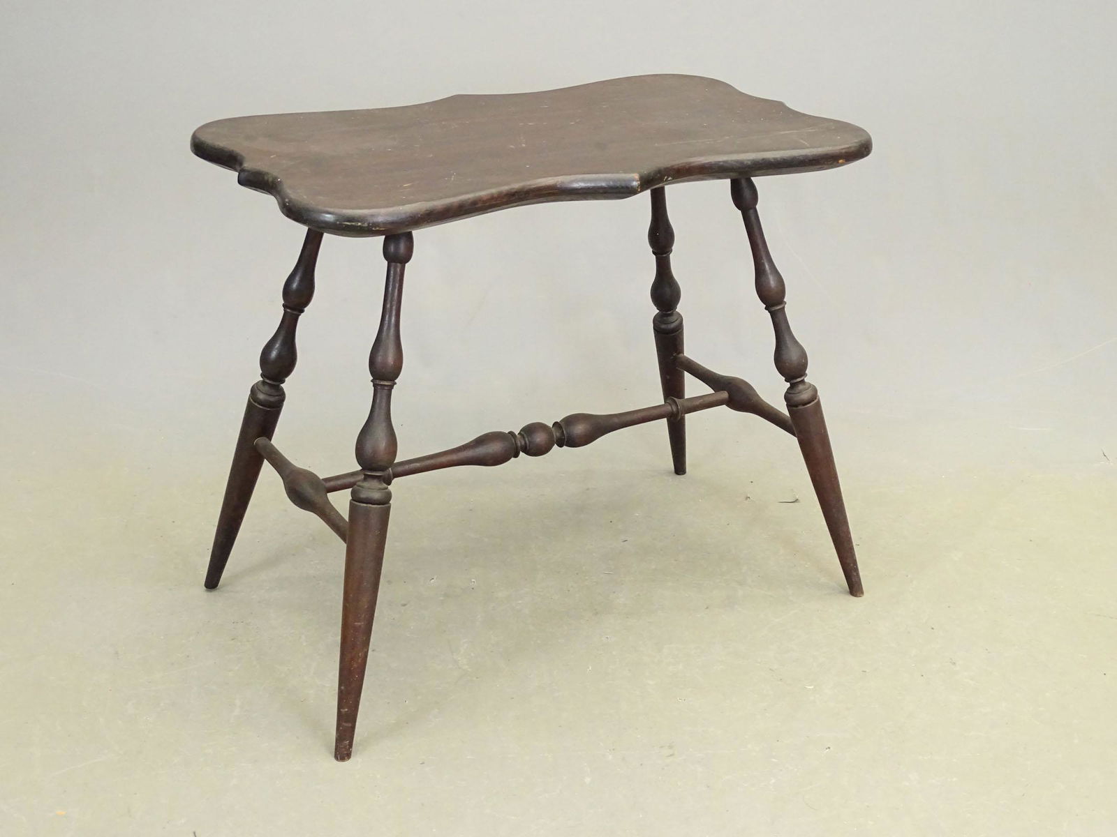 Wallace Nutting Style Table (1 of 4)