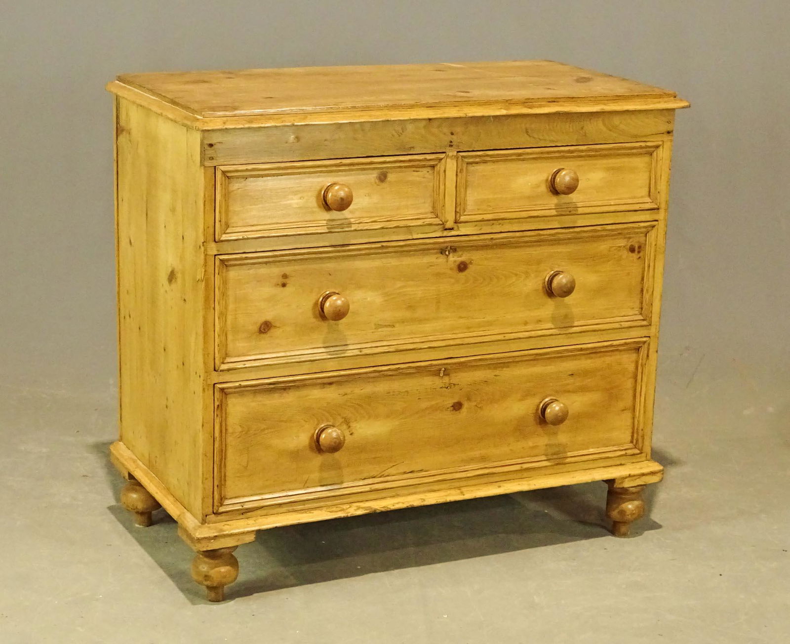 Pine Dresser (1 of 4)