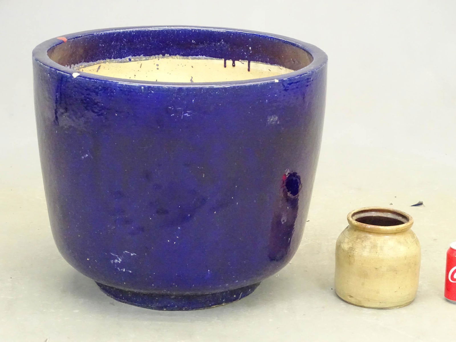 Large Pottery Planter (1 of 4)