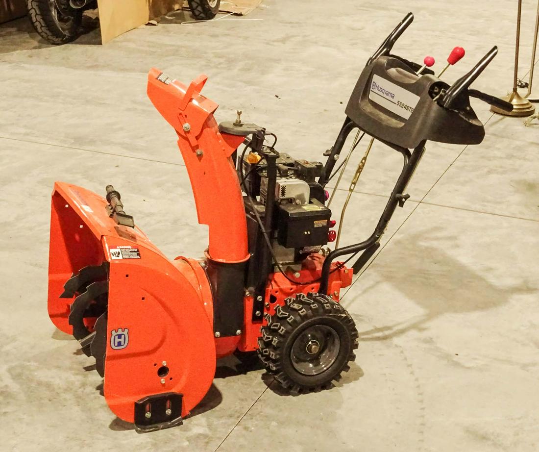 Snow Blower (1 of 7)