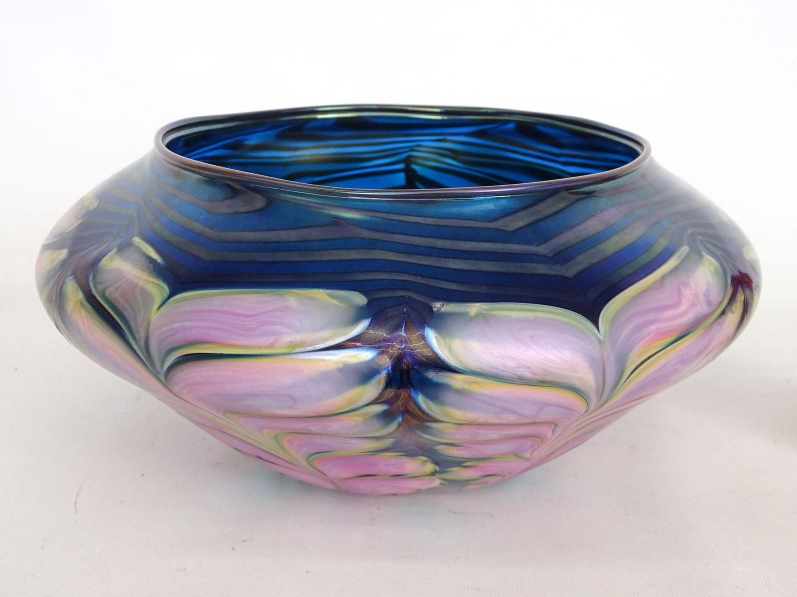 Art Glass Bowl (1 of 4)