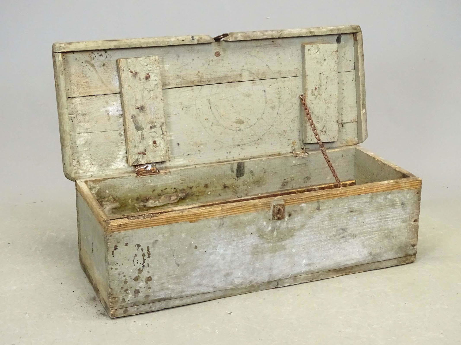 19th c. Trunk (1 of 3)