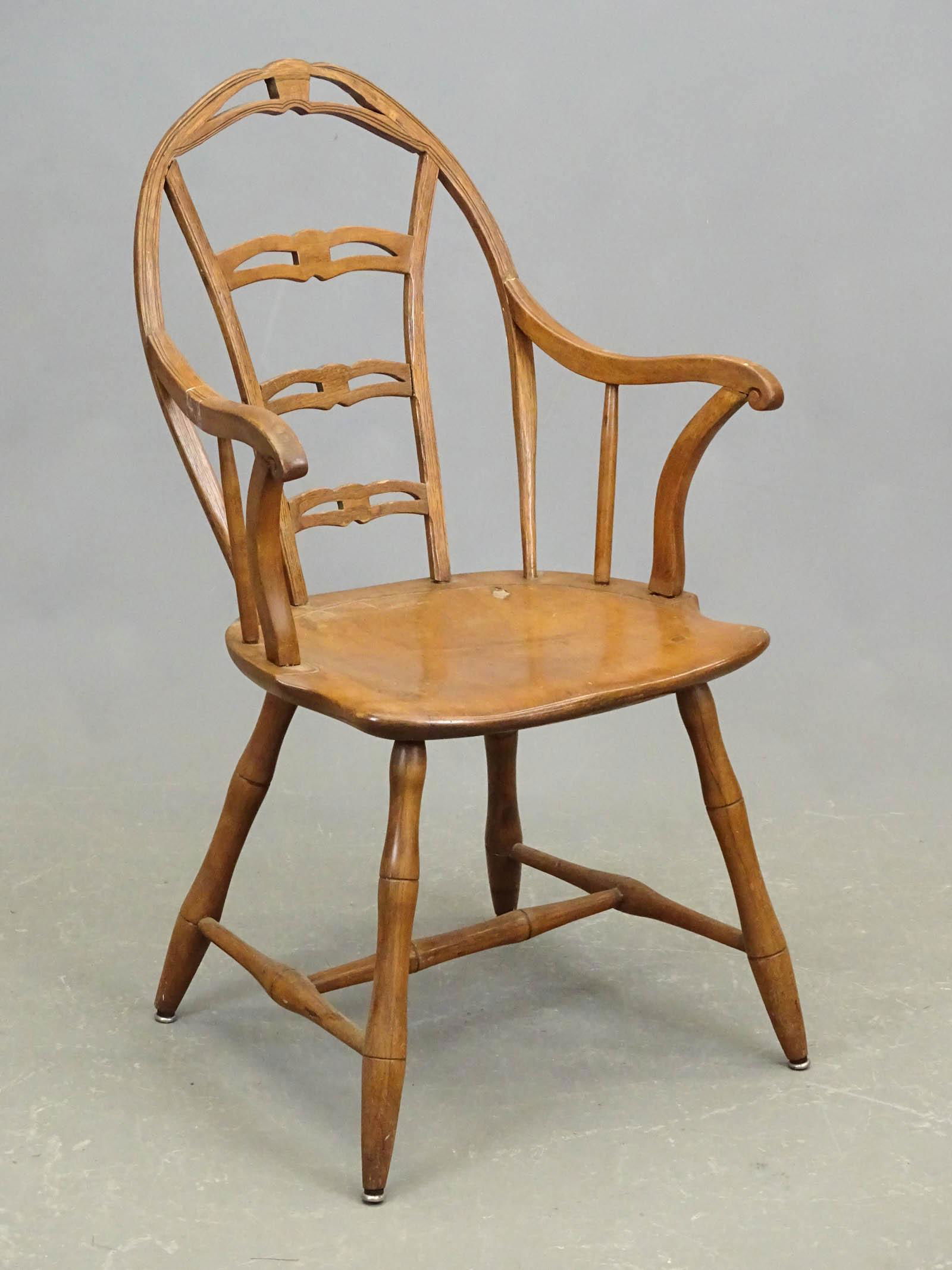 19th c. Philadelphia Windsor Chair (1 of 3)