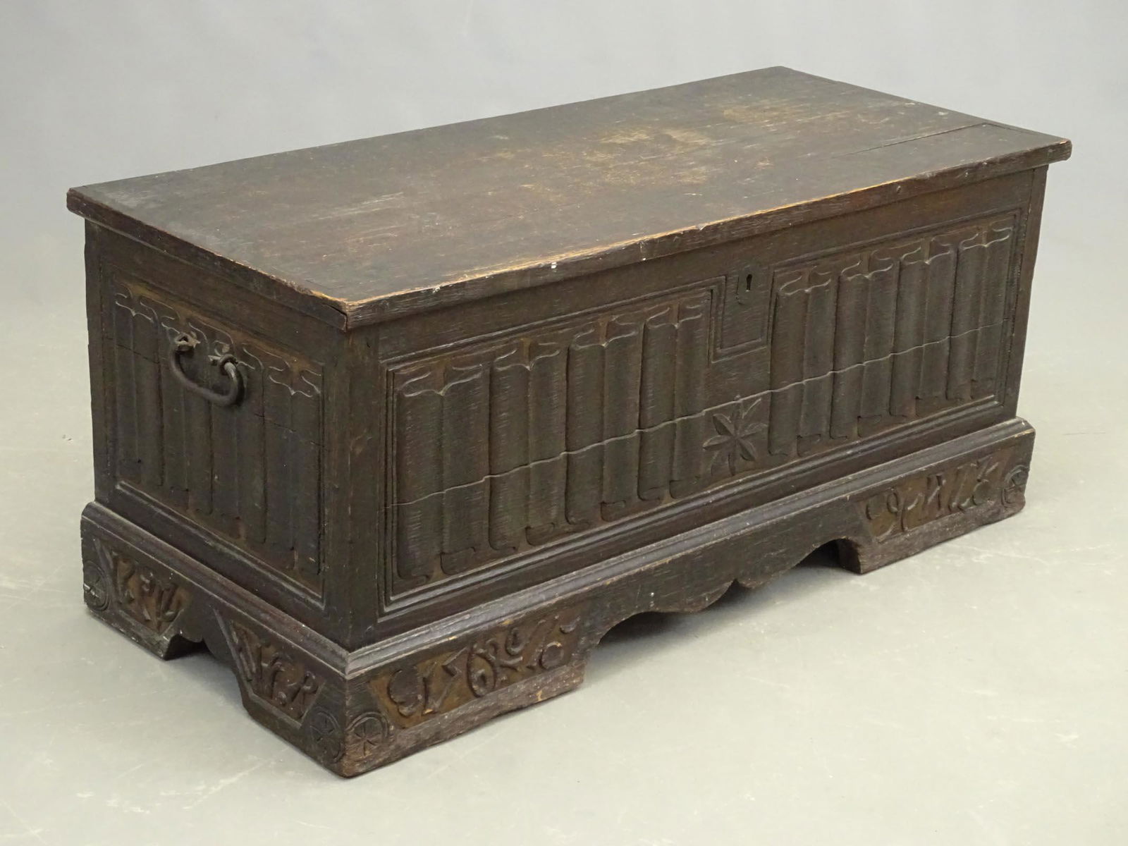 16th c. Continental Linenfold Coffer (1 of 9)