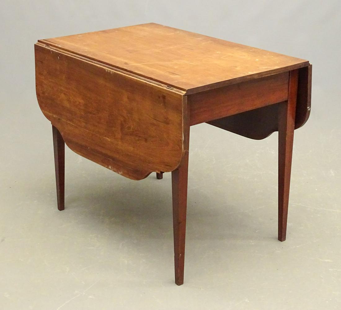 19th c. Pembroke Table (1 of 5)