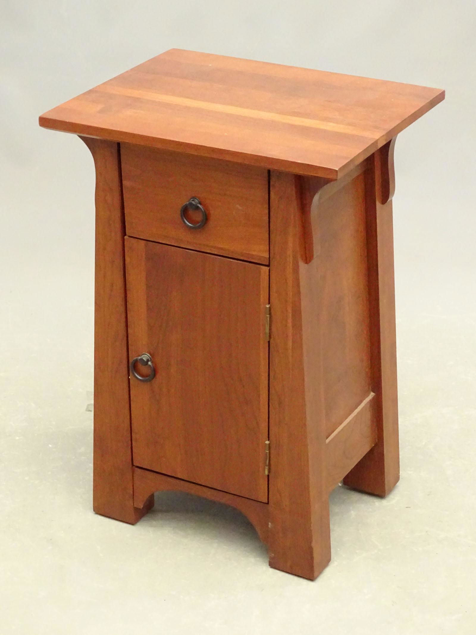 Ethan Allen Side Table (1 of 6)