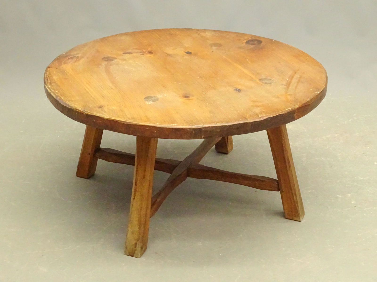 Hunt Country Coffee Table (1 of 3)