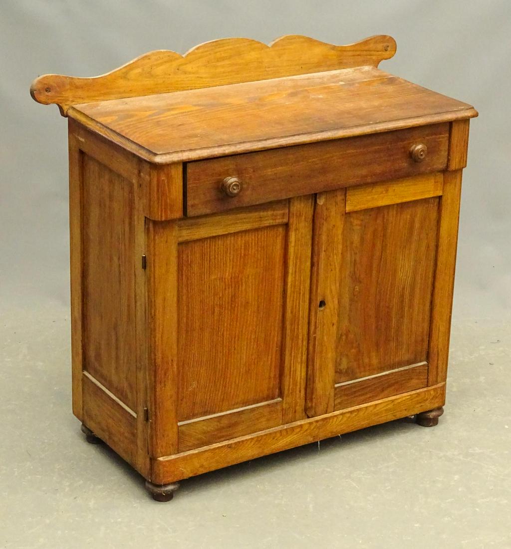 19th c. Oak Commode: 19th c. oak commode. 34 1/2" x 16" x 33".