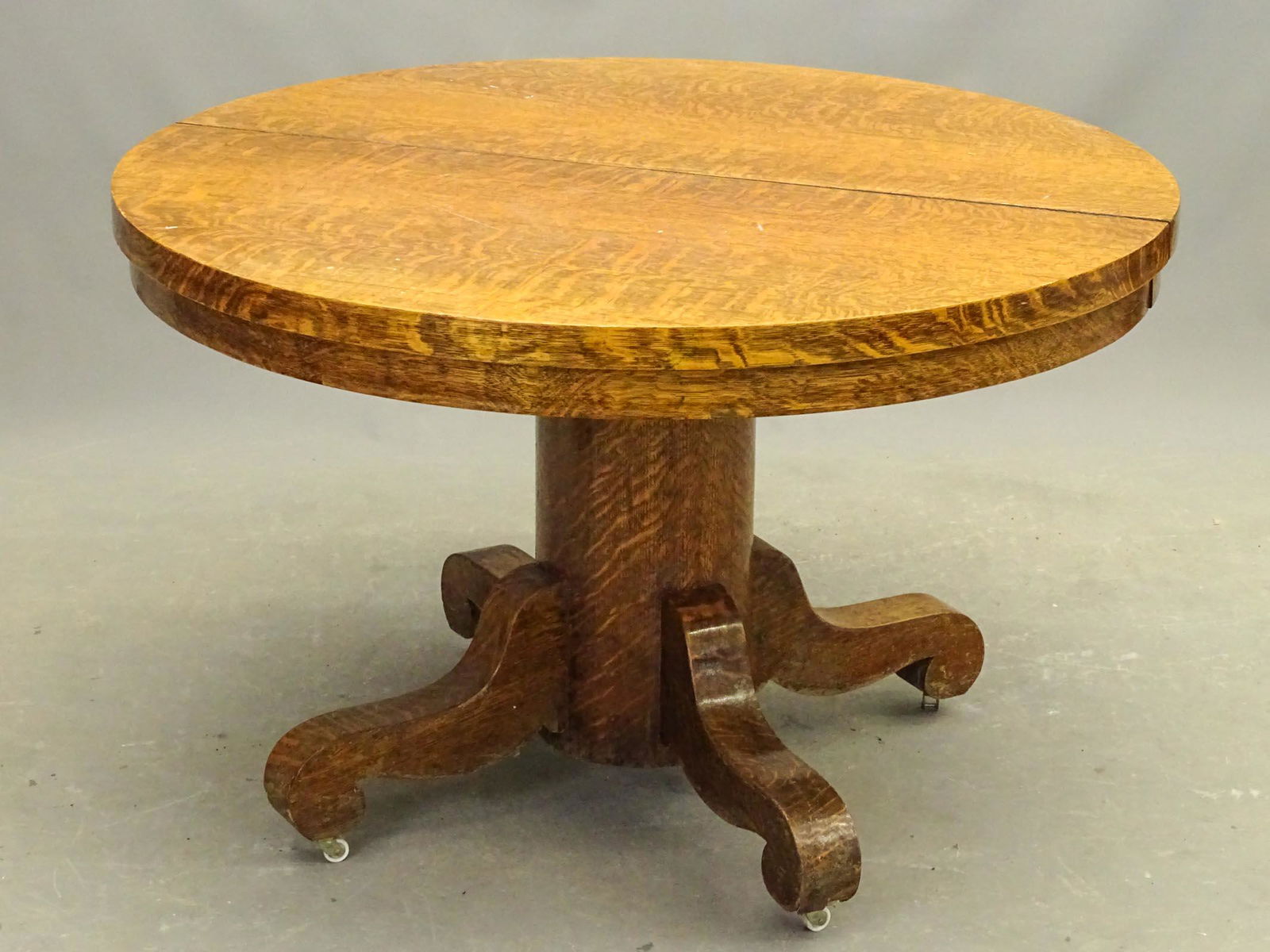 Oak Table (1 of 3)