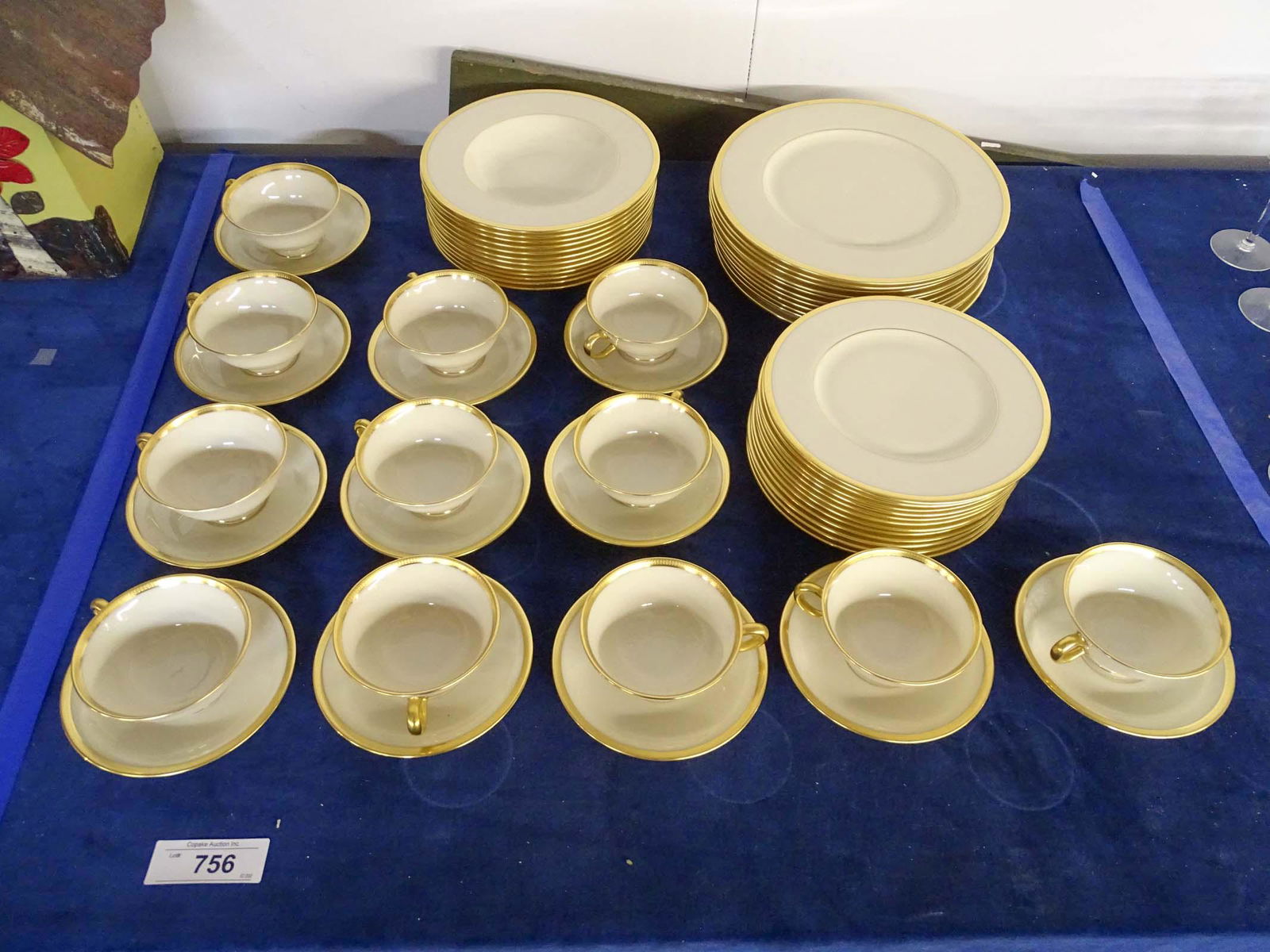 Lenox Dinner Service (1 of 5)