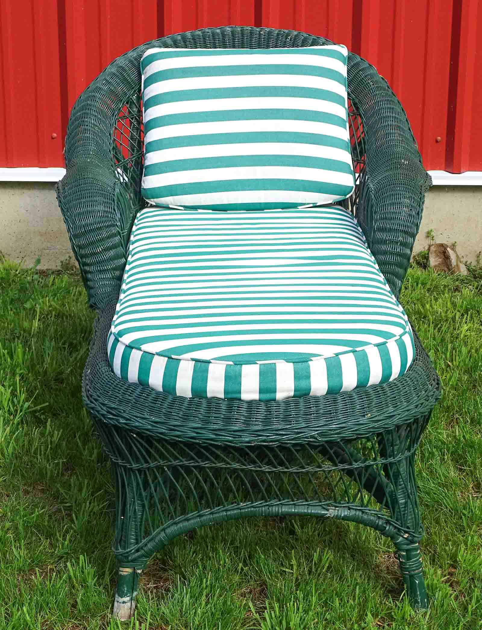 Wicker Chaise Lounge Chair (1 of 4)