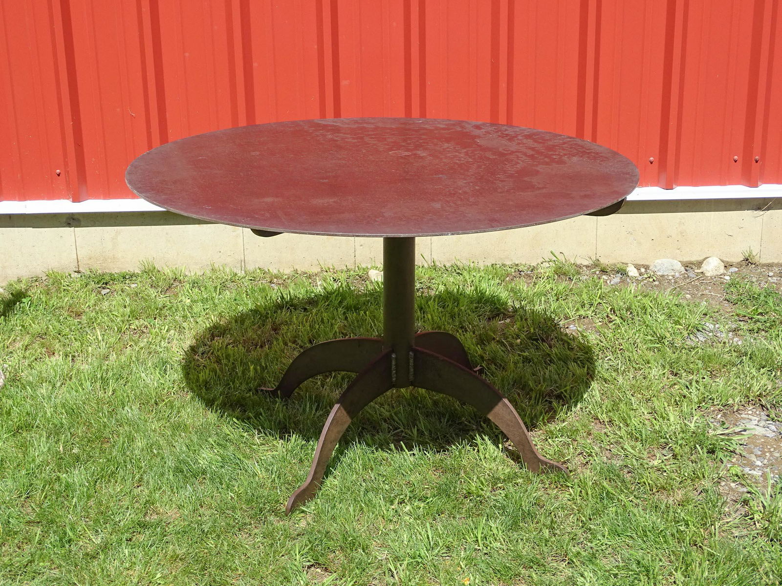 Steel Modern Round Table (1 of 9)