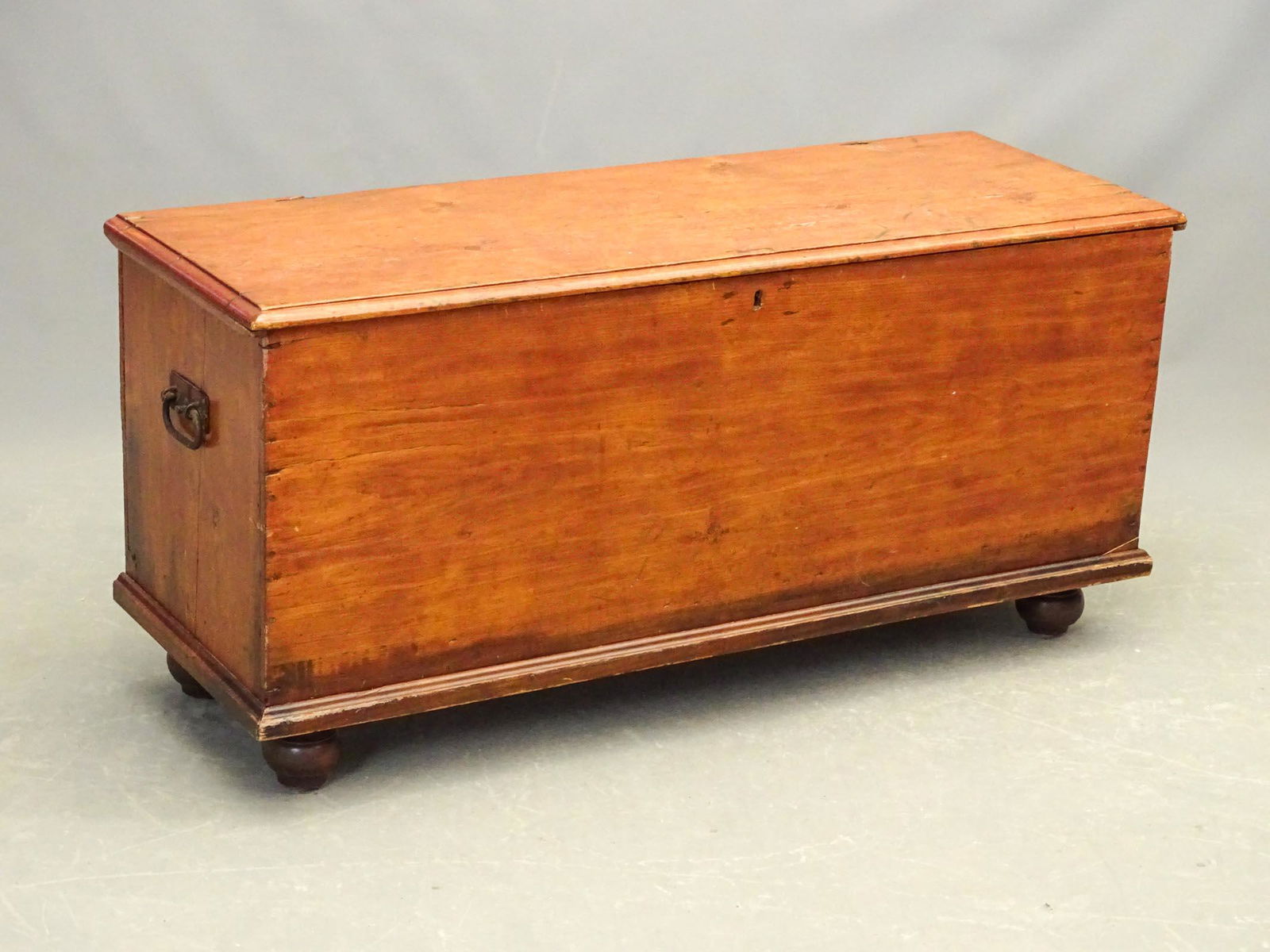 18th c. Ball Foot Blanket Box (1 of 5)