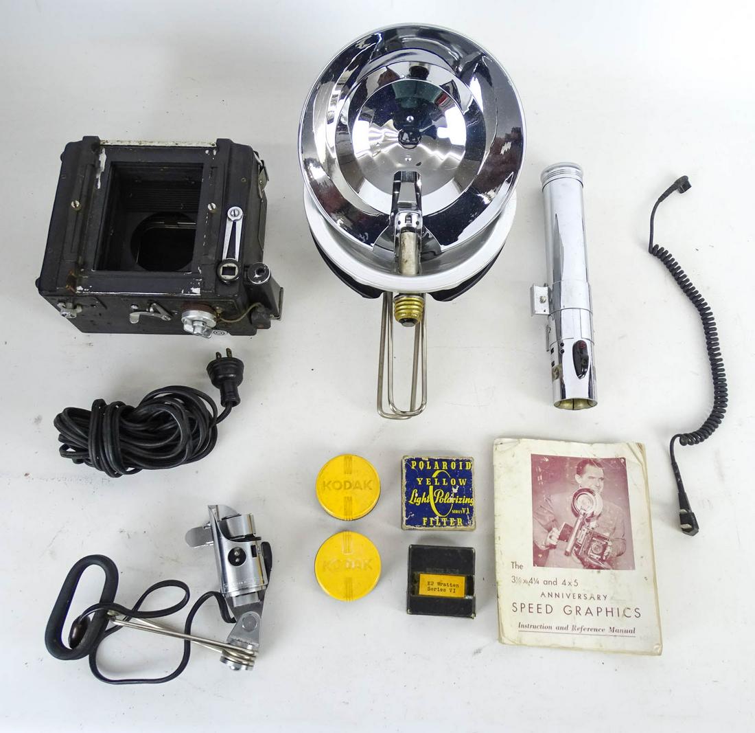 Early Speed Graflex Camera: Early Speed Graflex boxed camera with accessories. Box 20" x 14" x 10 1/2".