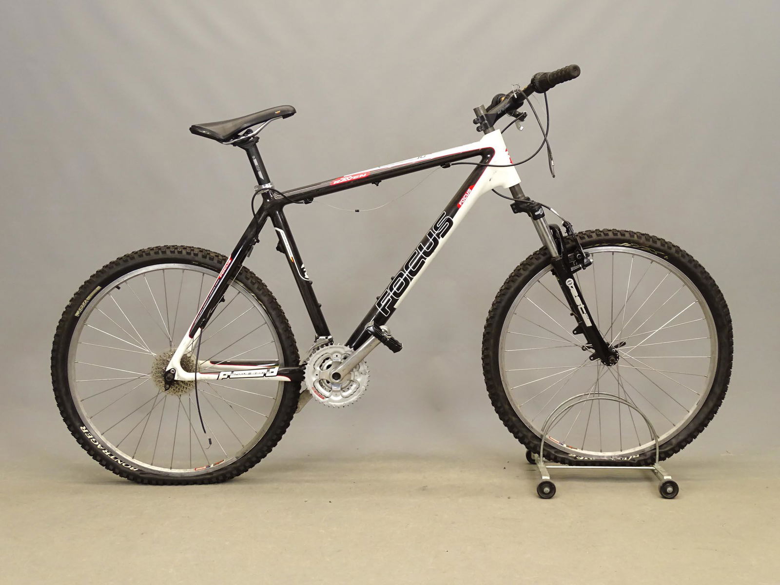 Focus Raven 20" Men's Mountain Bicycle (1 of 17)