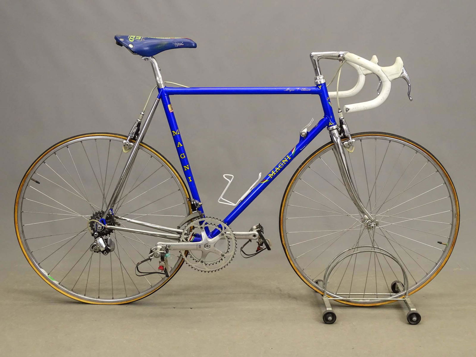 Magni Men's Bicycle (1 of 16)