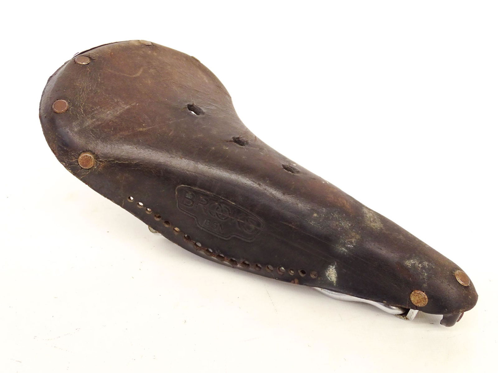 Brooks Bicycle Saddle (1 of 3)