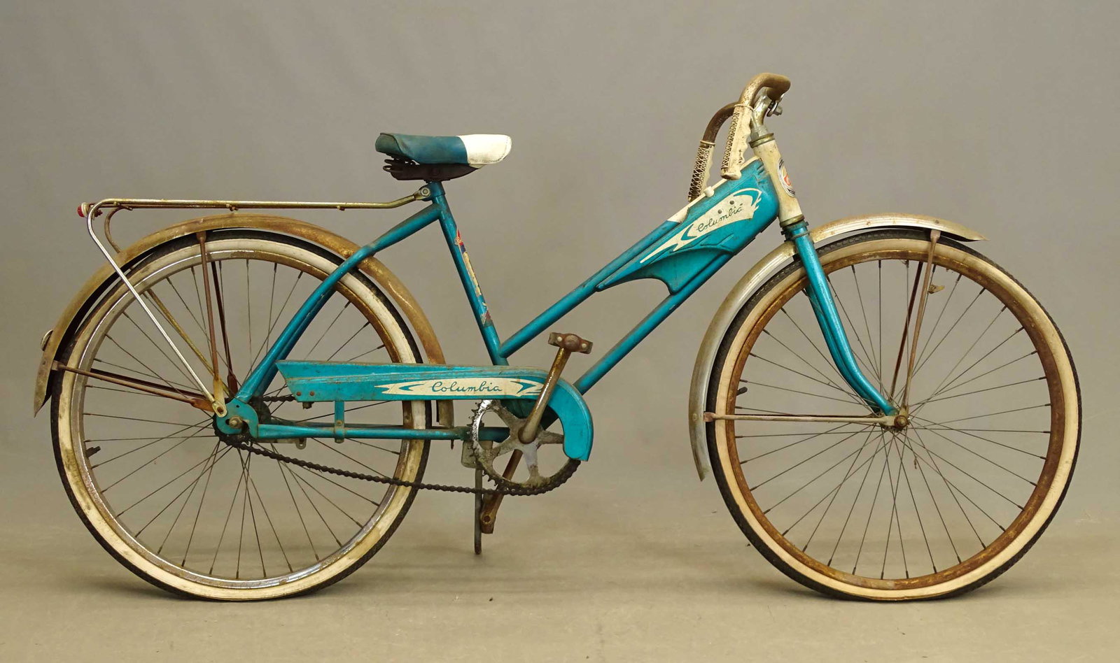 C. 1960's Columbia Middle Weight Bicycle: C. 1960's Columbia Middle Weight bicycle. Barn fresh.