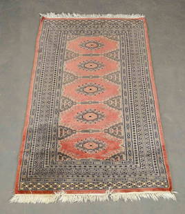 Oriental Scatter Rug: Oriental scatter rug. 3' 1" x 5' 2".