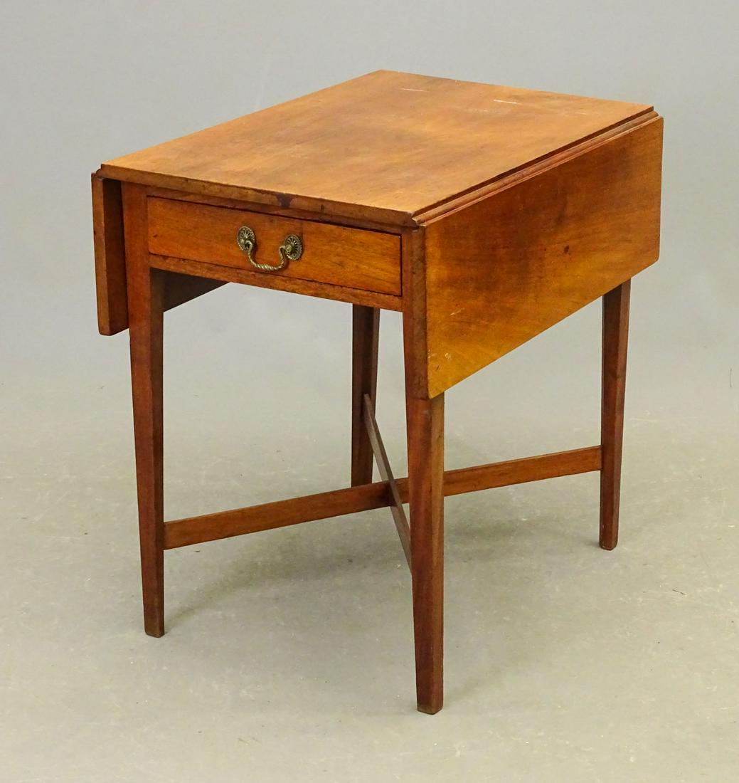 18th c. Pembroke Table (1 of 6)