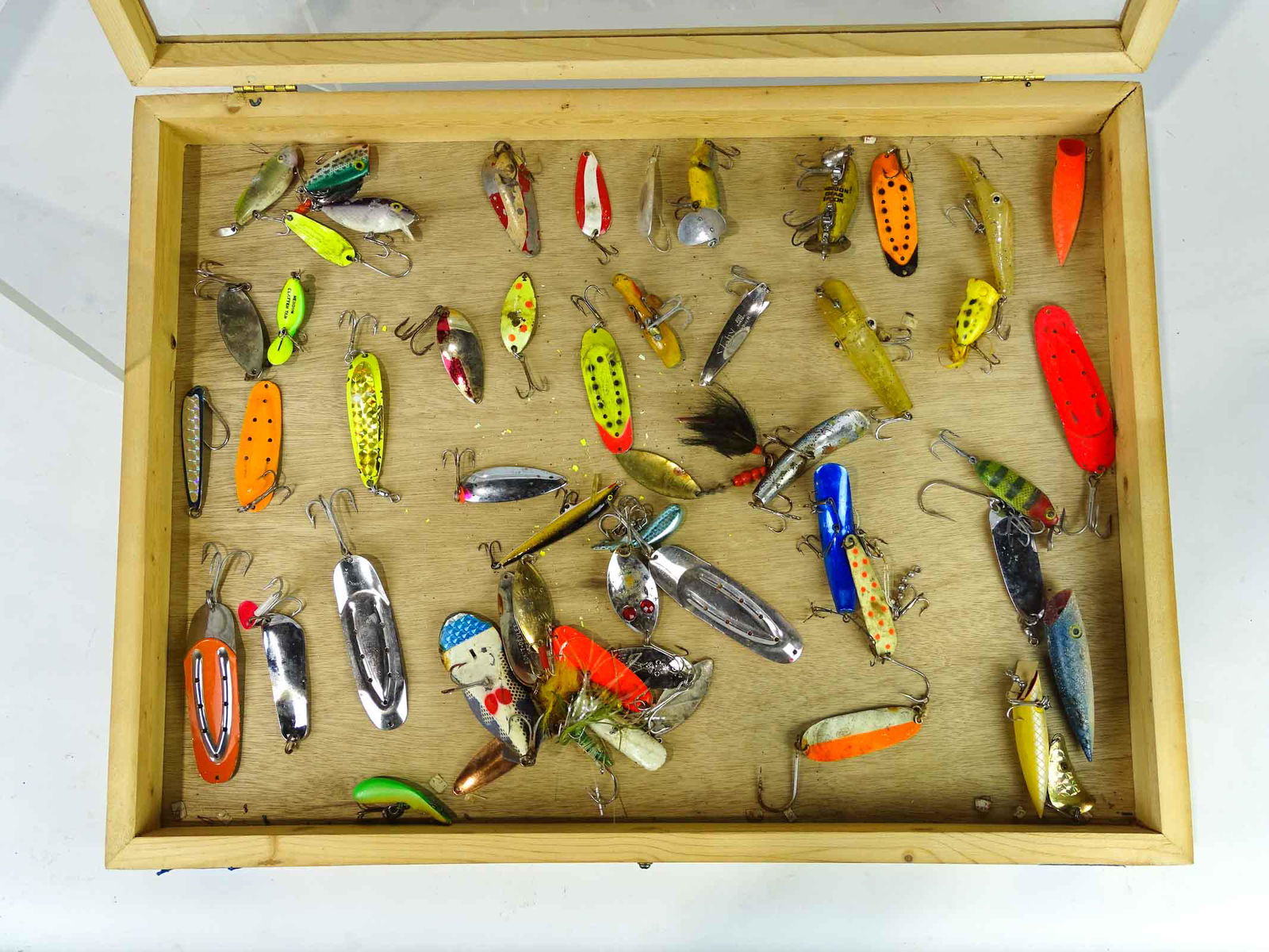 Fishing Lure Lot (1 of 4)